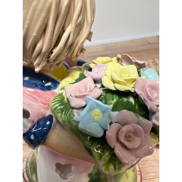 Vintage Ceramic Girl With Flowers Figurine Candleholder Hand-Painted Pastel Colo - Picture 5 of 7